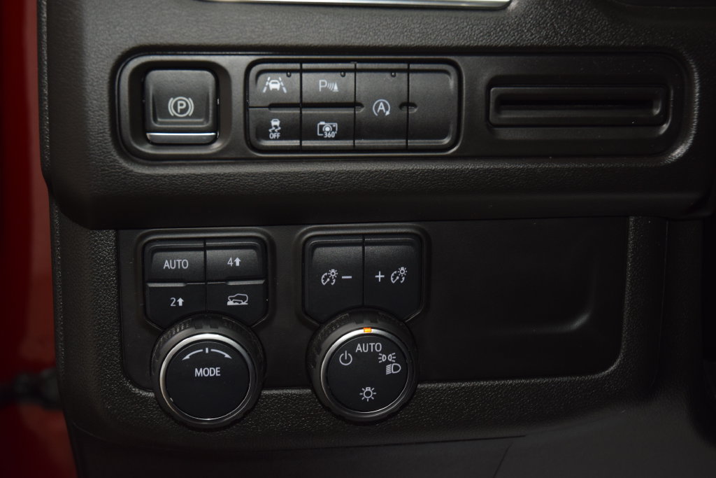 Used 2024 Chevrolet Suburban RST w/ Luxury Package AWD/4WD image 35