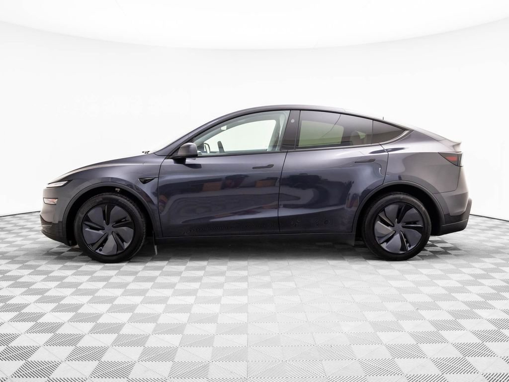 Used 2026 Tesla Model Y 2WD image 2