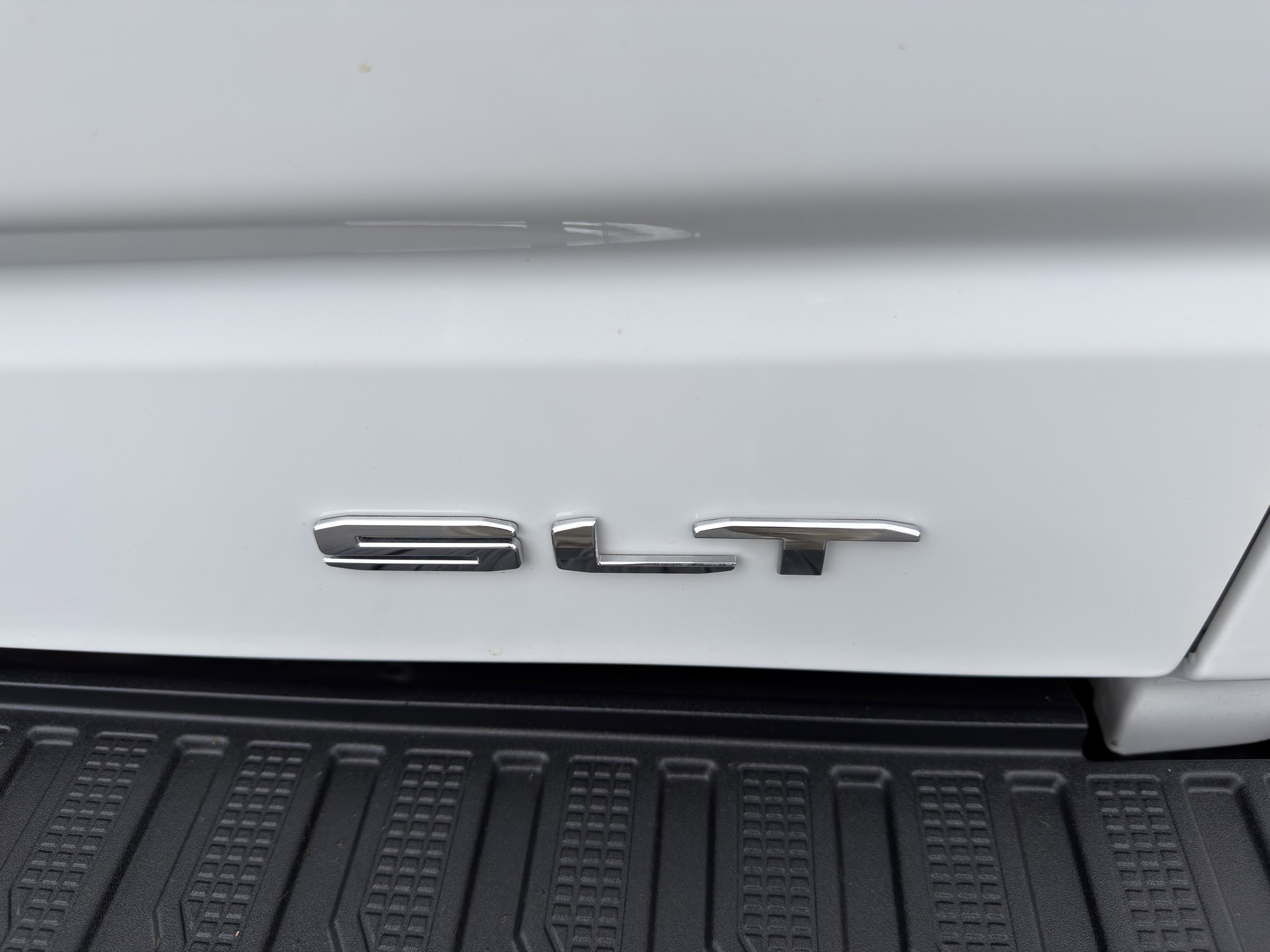 Used 2026 GMC Sierra 1500 SLT RWD image 48