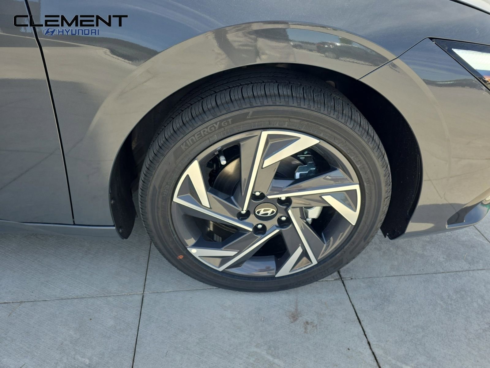 New 2025 Hyundai Elantra Limited image 32