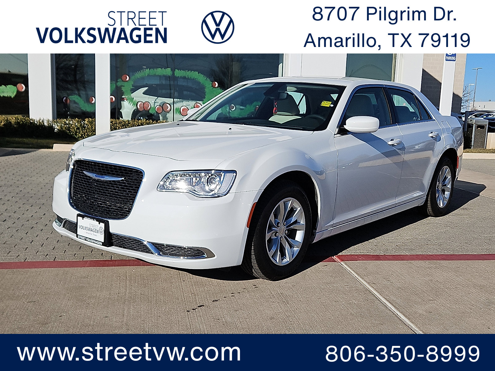 Used 2023 Chrysler 300 Touring image 1