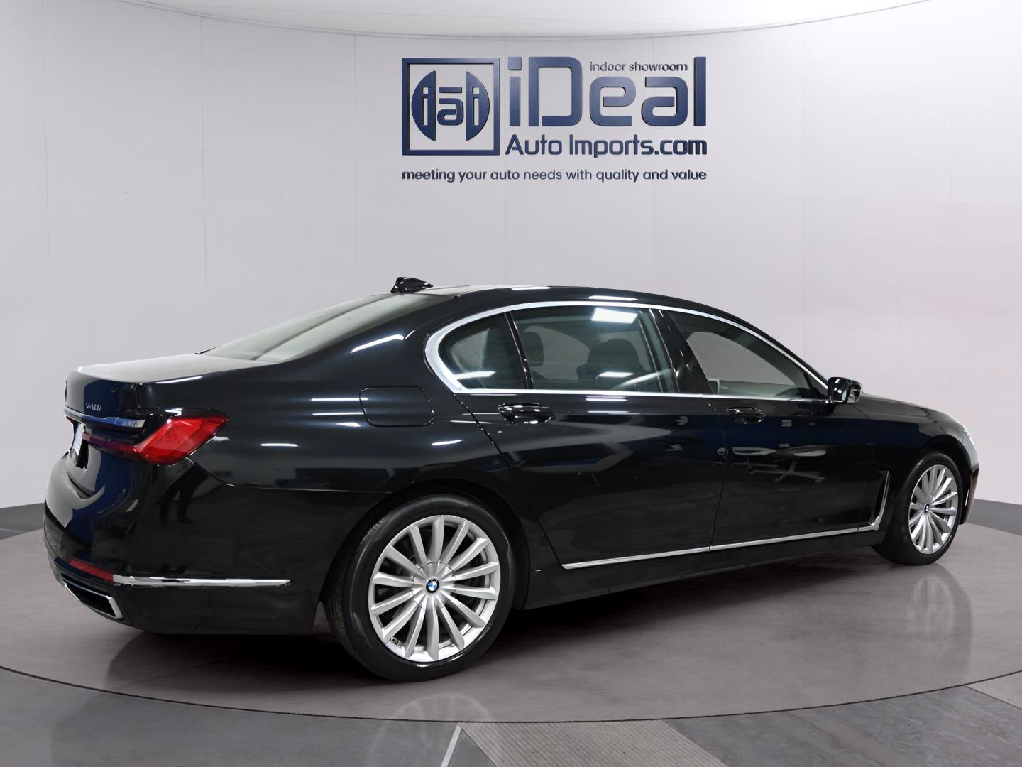 Used 2020 BMW 740i xDrive w/ Premium Package AWD/4WD image 4