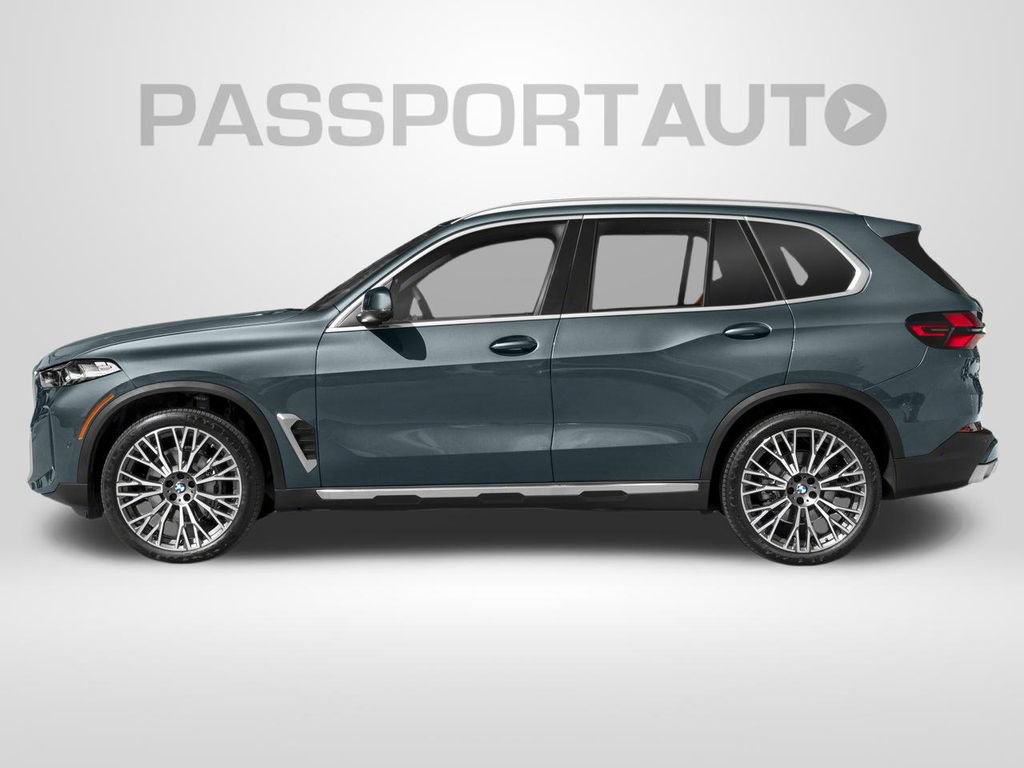 Used 2024 BMW X5 xDrive40i w/ Parking Assistance Package AWD/4WD image 3