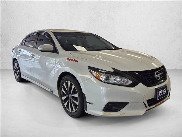 Used 2017 Nissan Altima 2.5 SL w/ Moonroof Package FWD image 2