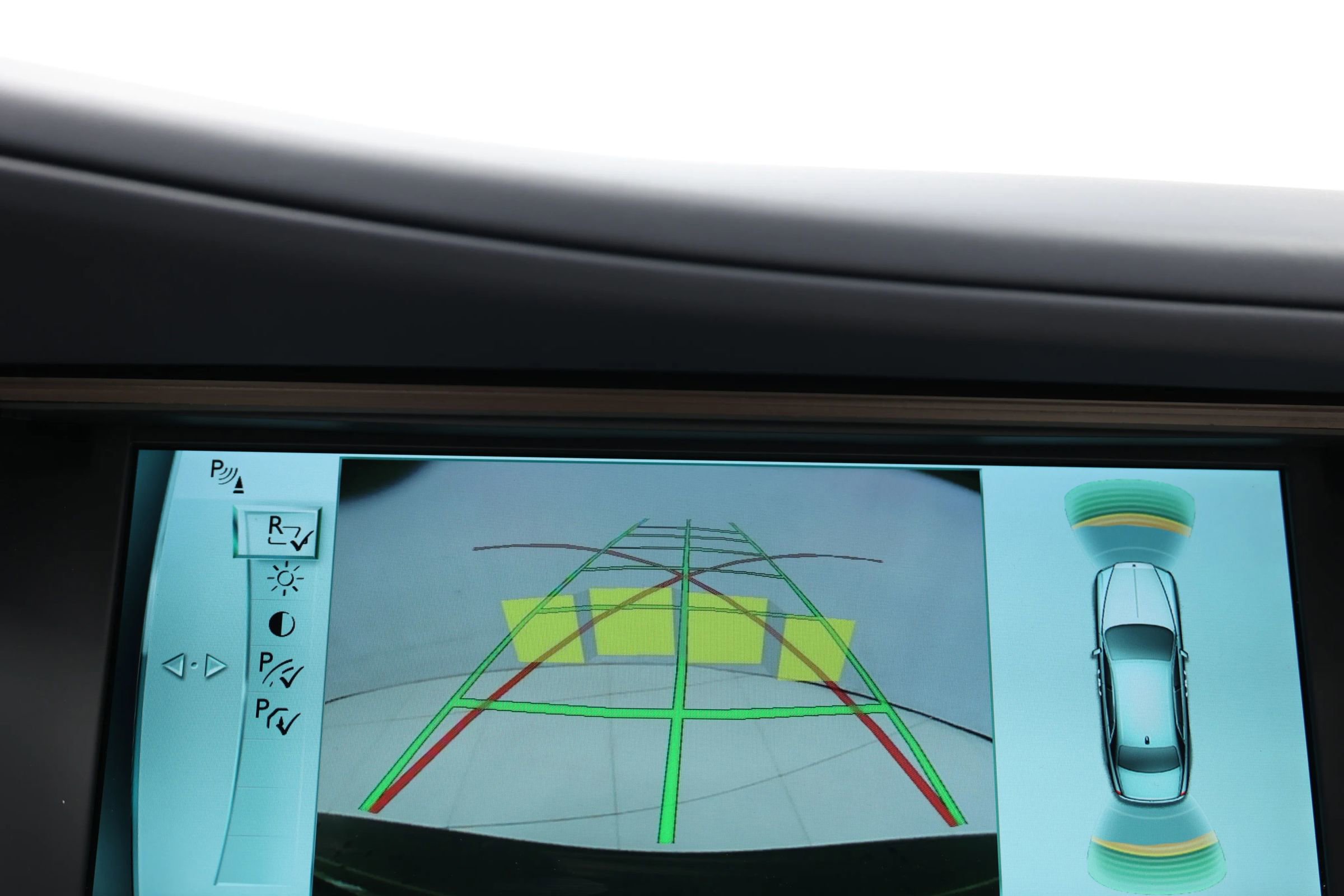 Used 2015 Rolls-Royce Ghost image 38