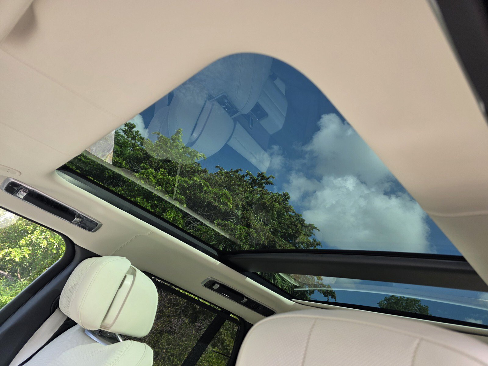 New 2026 Land Rover Range Rover Autobiography AWD/4WD image 12
