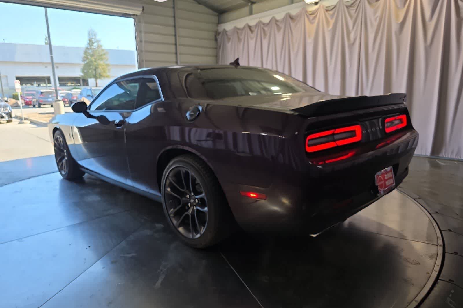 Used 2022 Dodge Challenger R/T Scat Pack RWD image 7