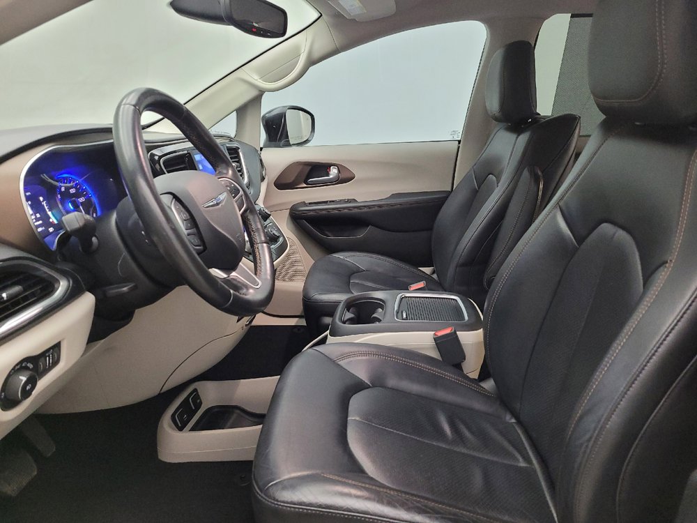 Used 2017 Chrysler Pacifica Touring-L Plus FWD image 17