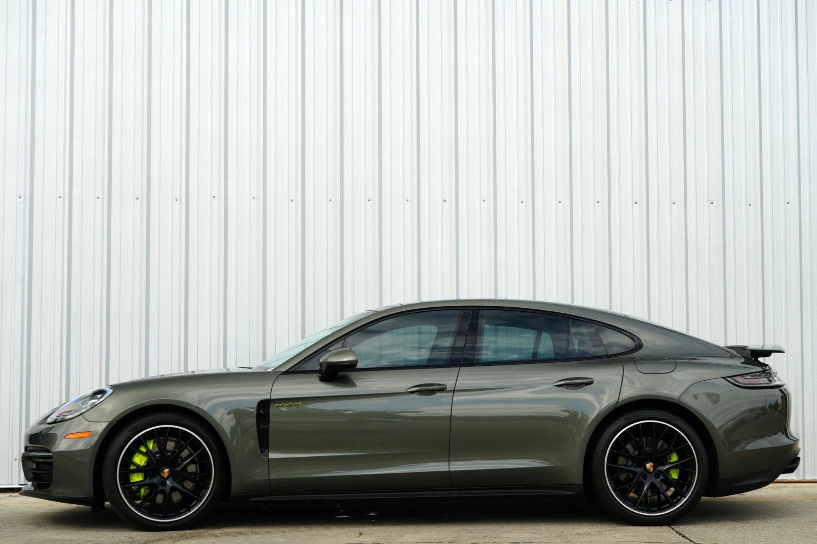 Used 2022 Porsche Panamera 4 AWD/4WD image 9