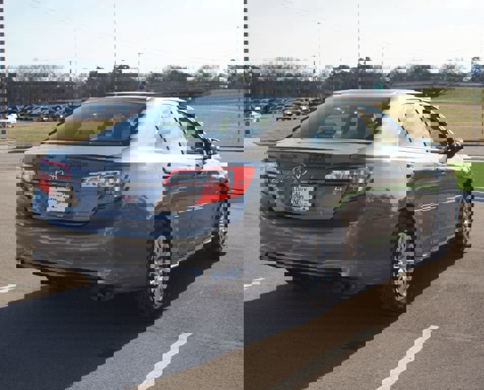 Used 2014 Toyota Camry LE image 11