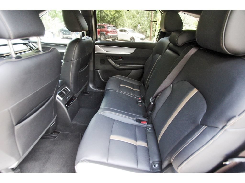 Certified 2025 MAZDA CX-70 Plug-In Hybrid w/ Premium Plus AWD/4WD image 12