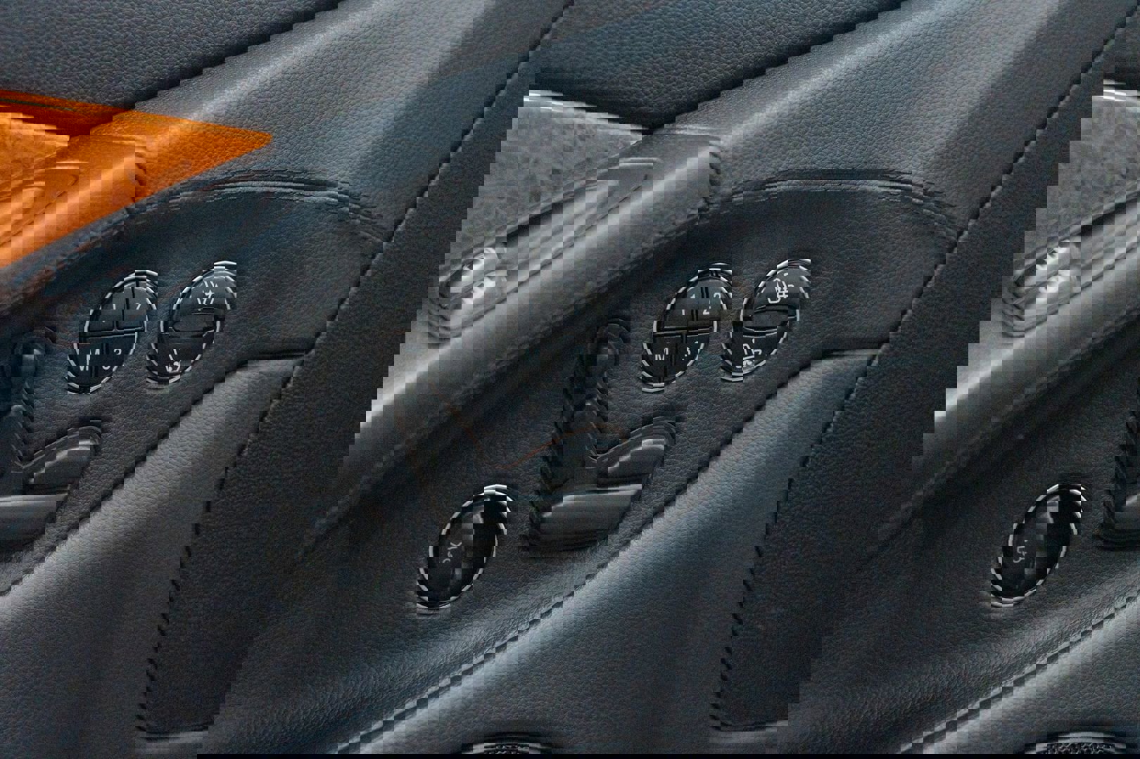 Used 2008 Mercedes-Benz SL 55 AMG image 18