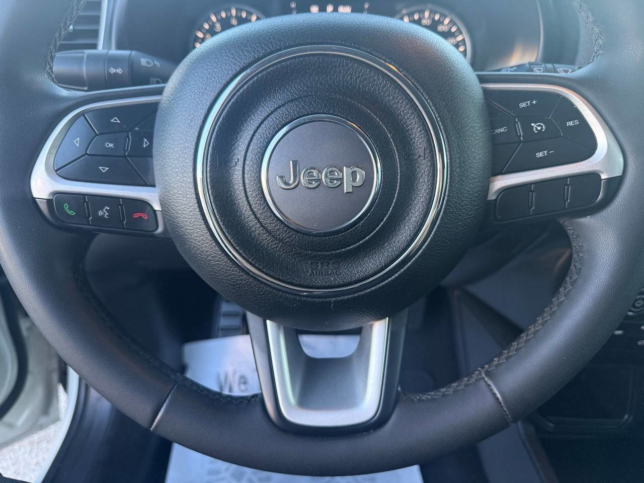 Used 2020 Jeep Renegade Latitude FWD image 21