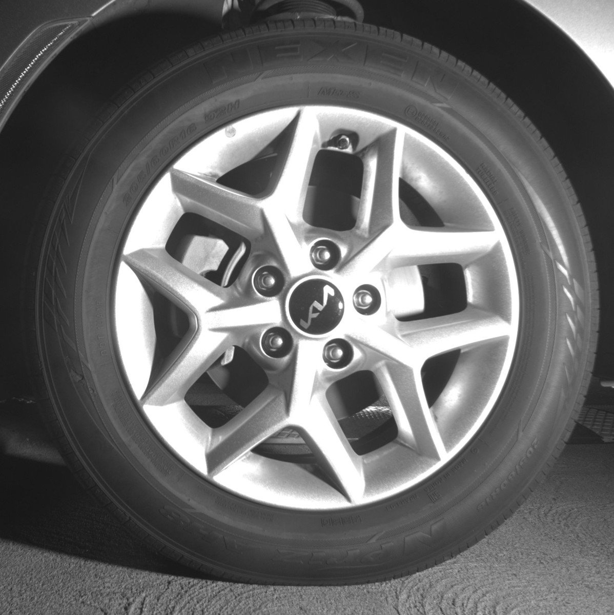 Used 2025 Kia Soul LX w/ LX Technology Package FWD image 12