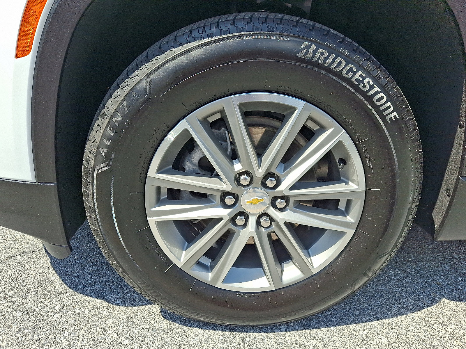 Used 2023 Chevrolet Traverse LT AWD/4WD image 9