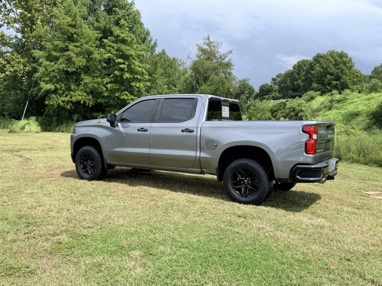Used 2022 Chevrolet Silverado 1500 LT Trail Boss w/ LT Trail Boss Premium Package AWD/4WD image 3