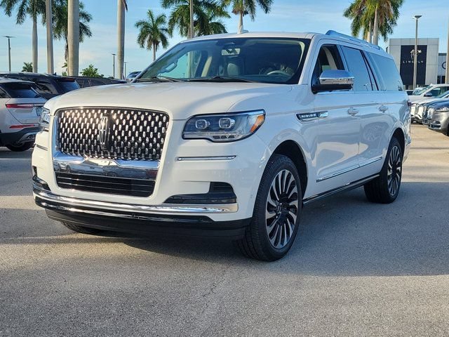 Certified 2022 Lincoln Navigator L Black Label AWD/4WD image 3
