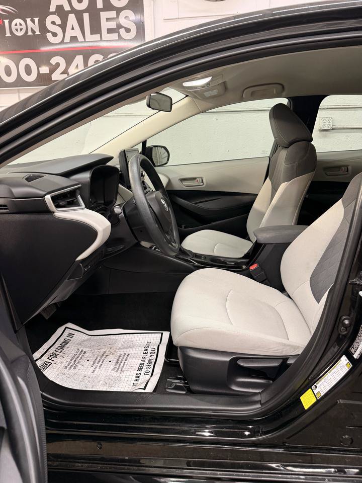 Used 2022 Toyota Corolla LE FWD image 16