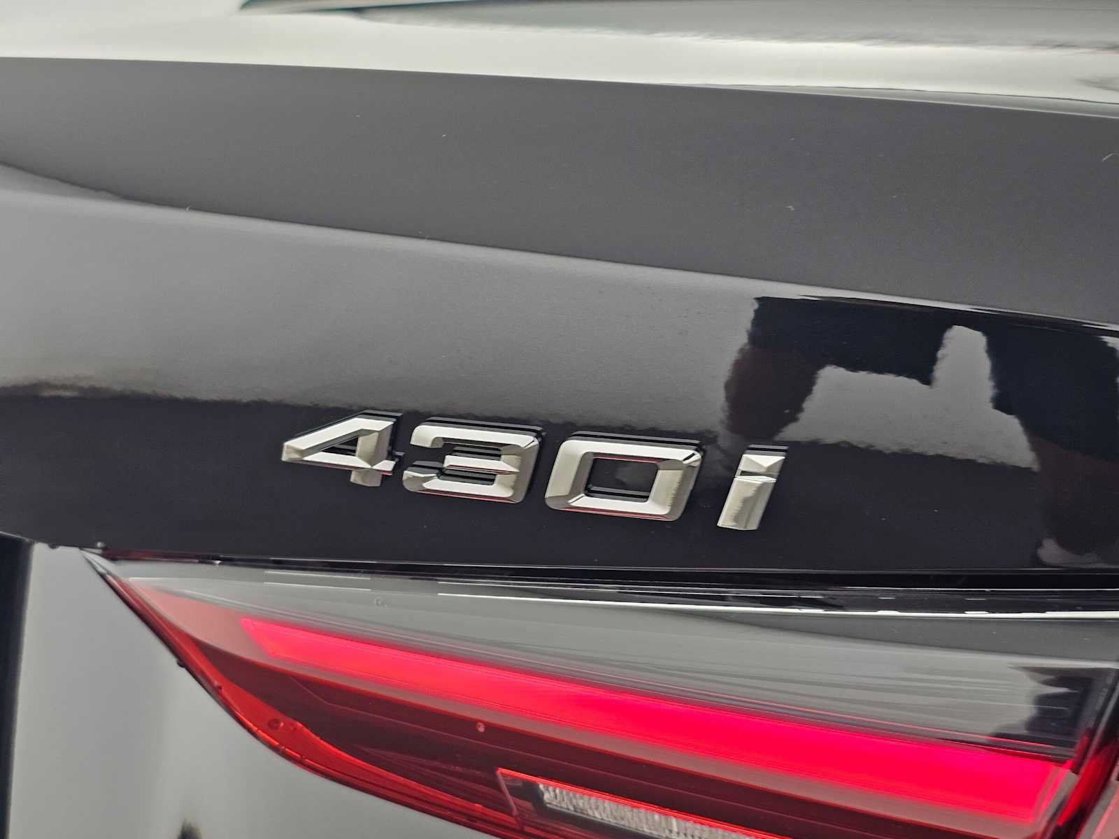 Used 2026 BMW 430i Convertible w/ Premium Package RWD image 14