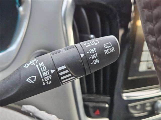 Used 2018 Chevrolet Traverse Premier w/ Driver Confidence II Package FWD image 22