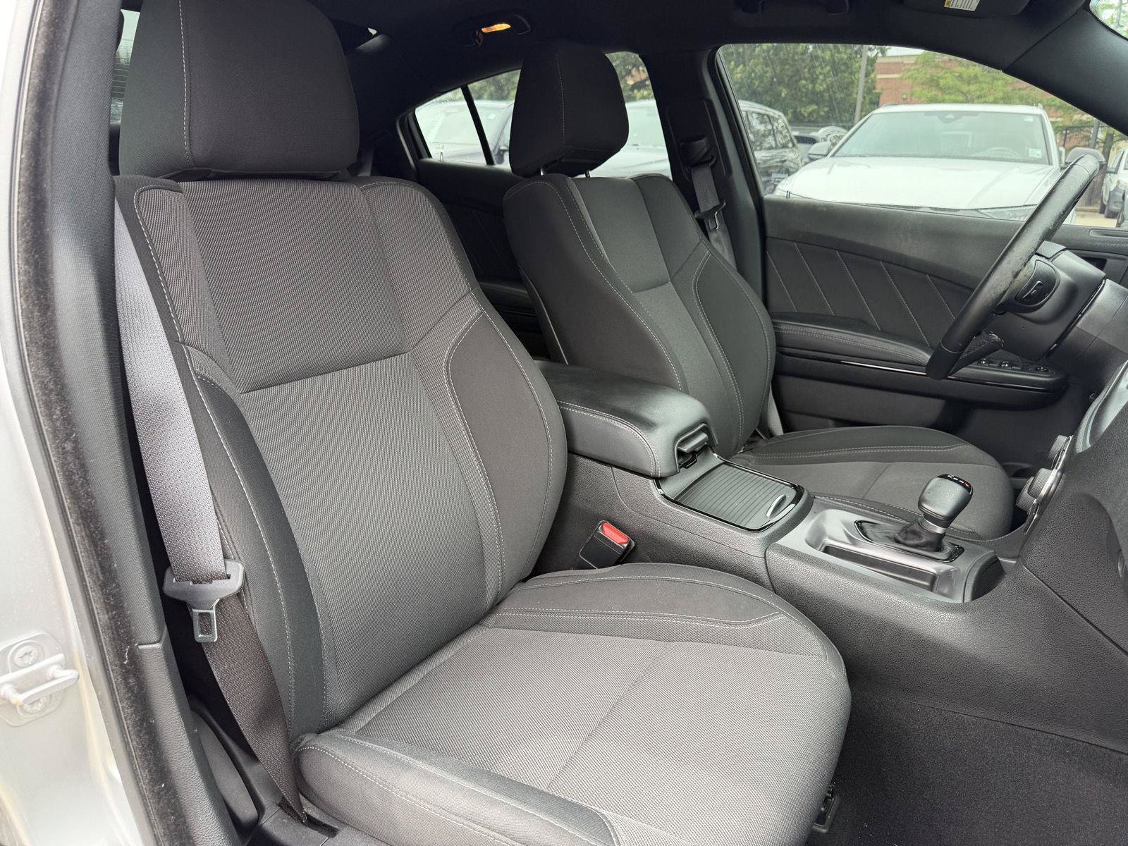 Used 2019 Dodge Charger SXT w/ Blacktop Package RWD image 27