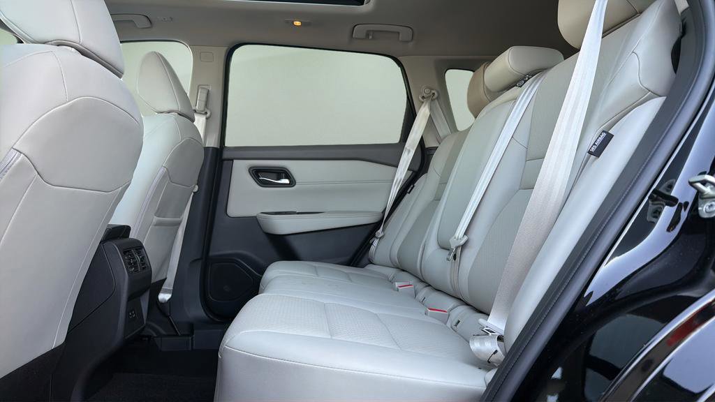 Certified 2023 Nissan Rogue SV w/ SV Premium B Package image 20