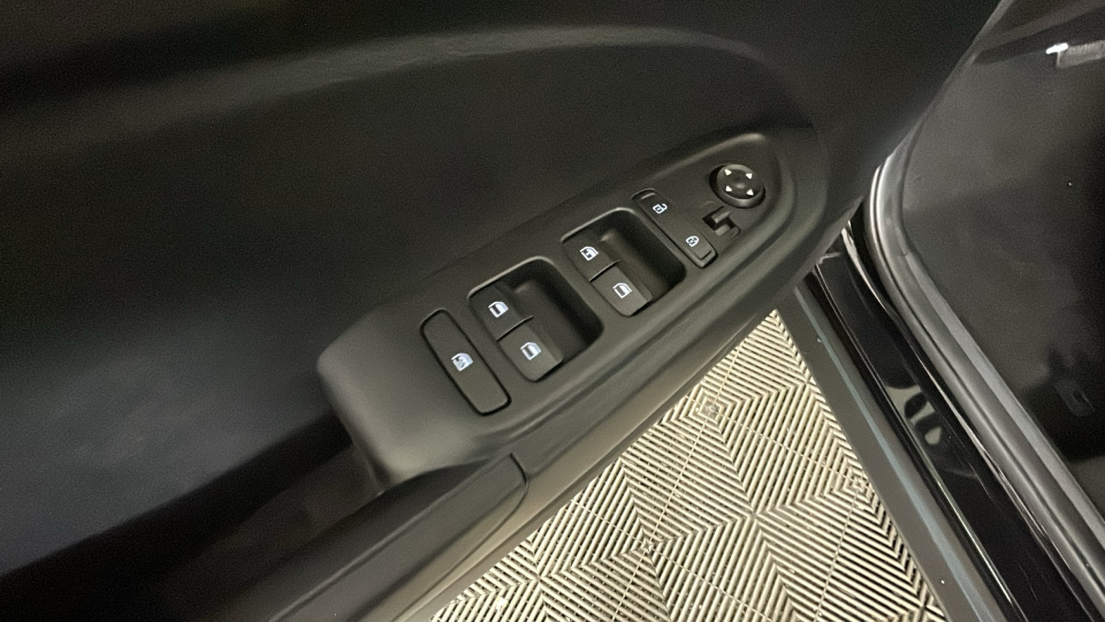 Used 2026 Hyundai Venue SE FWD image 13