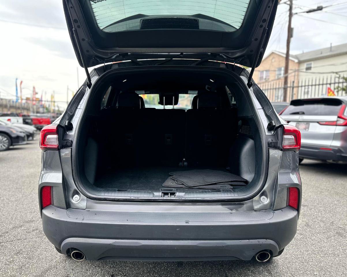 Used 2025 Ford Escape ST-Line FWD image 6