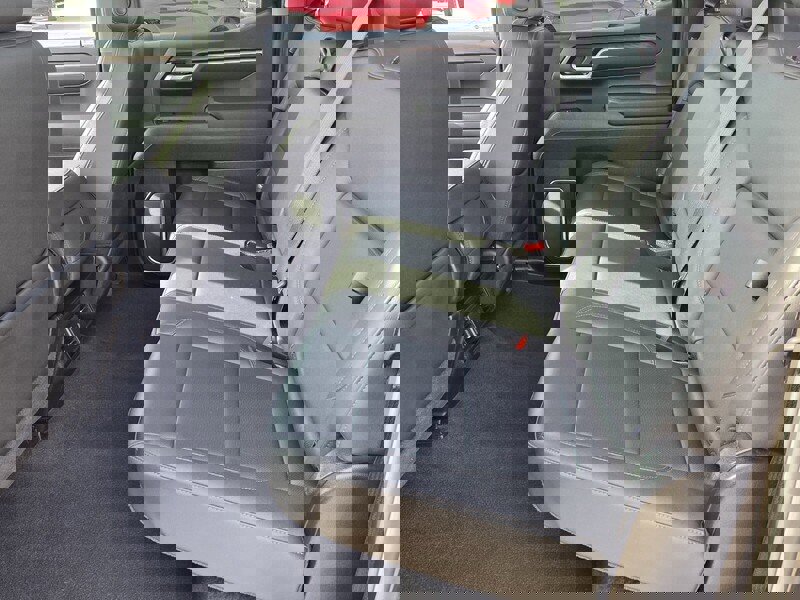 Used 2025 GMC Sierra 1500 SLT image 10