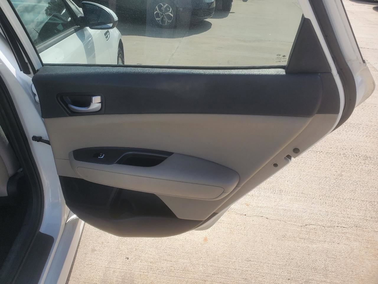 Used 2018 Kia Optima LX image 8