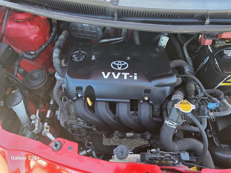 Used 2009 Toyota Yaris S FWD image 23