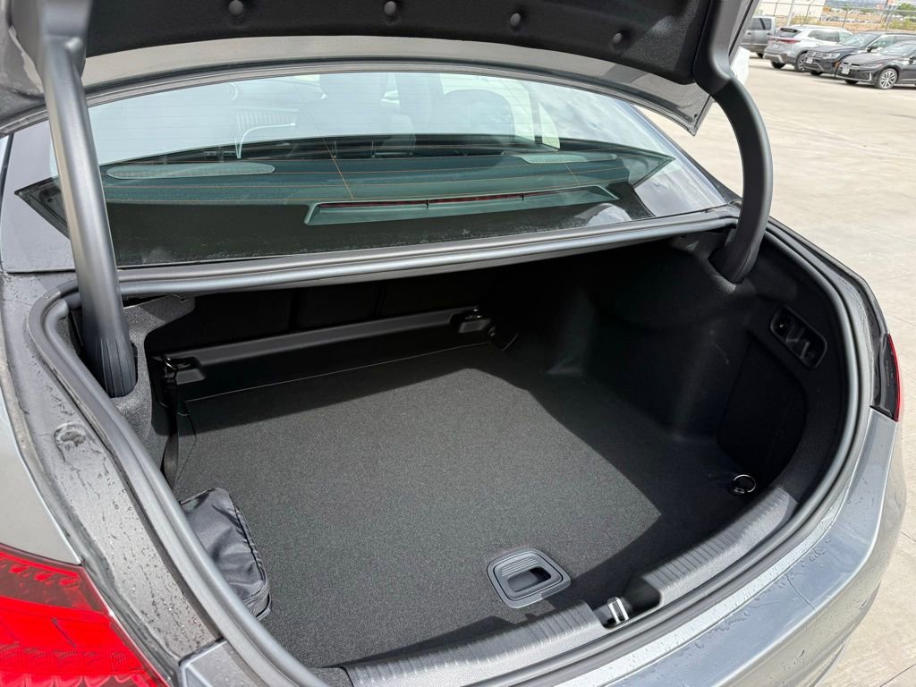 Used 2025 Mercedes-Benz C 300 Sedan image 10