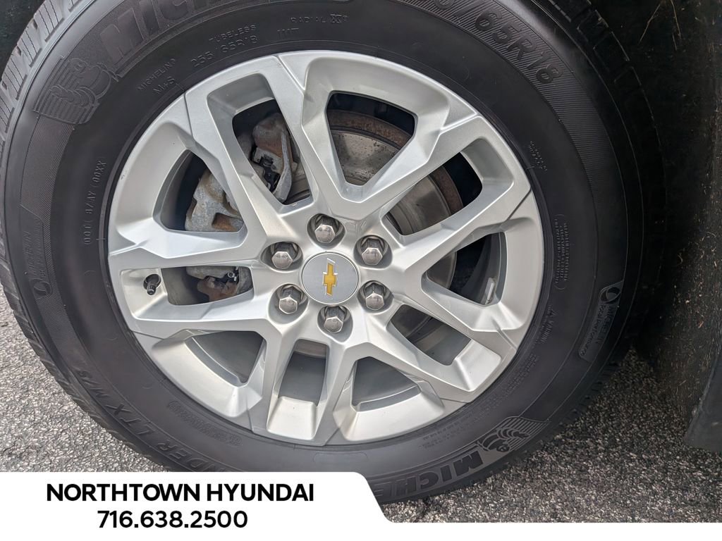 Used 2023 Chevrolet Traverse LS w/ Safety Package image 44