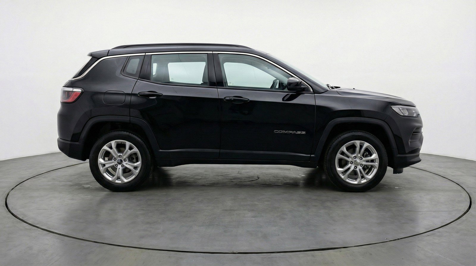 Used 2025 Jeep Compass Latitude AWD/4WD image 11