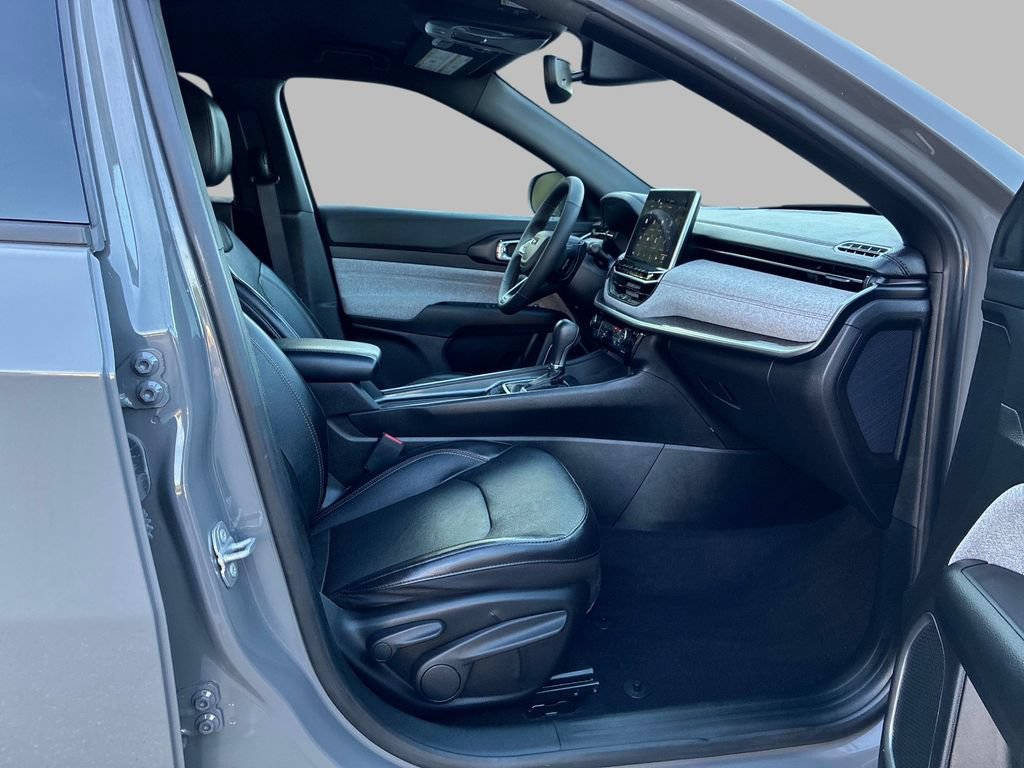 Certified 2023 Jeep Compass Latitude AWD/4WD image 9