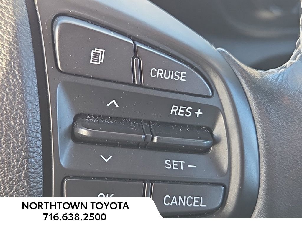 Used 2022 Hyundai Venue Limited w/ Cargo Package image 18