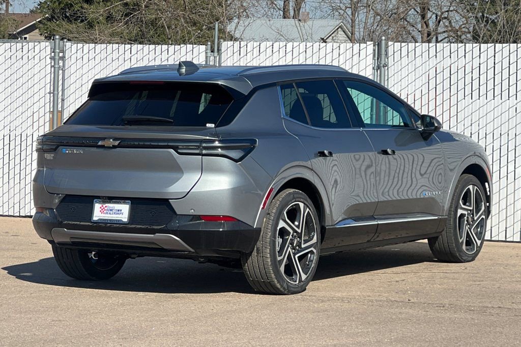 New 2026 Chevrolet Equinox EV LT image 4