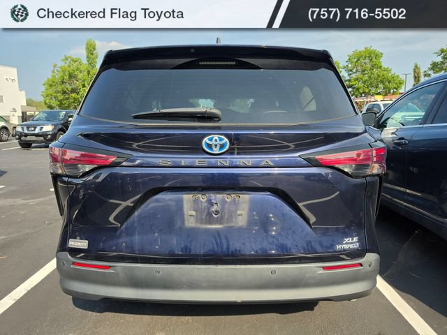 Used 2021 Toyota Sienna XLE w/ XLE Plus Package FWD image 5