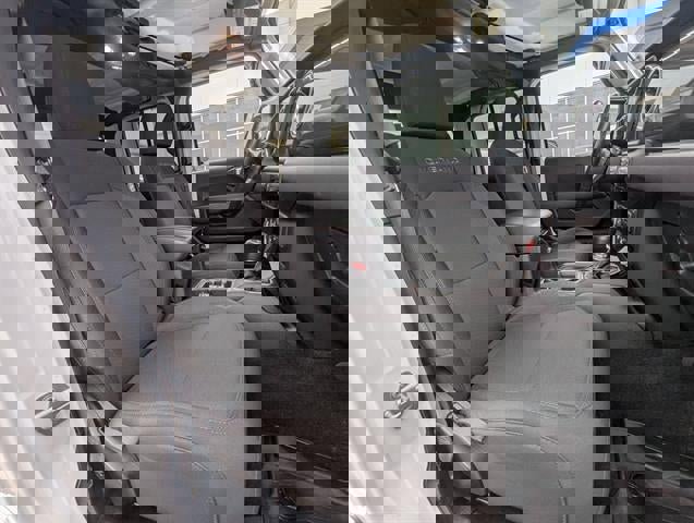 Used 2022 Jeep Gladiator Overland w/ Cold Weather Group image 21