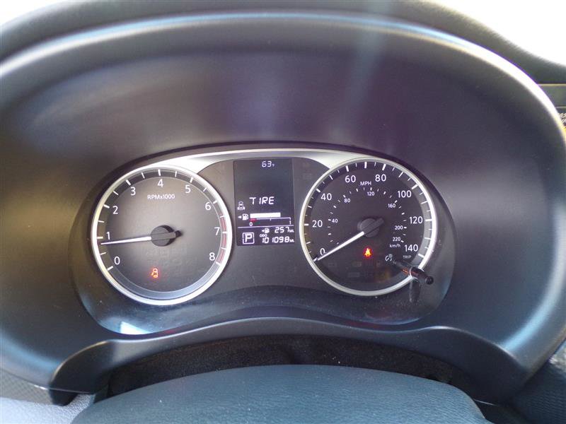 Used 2020 Nissan Kicks S image 37