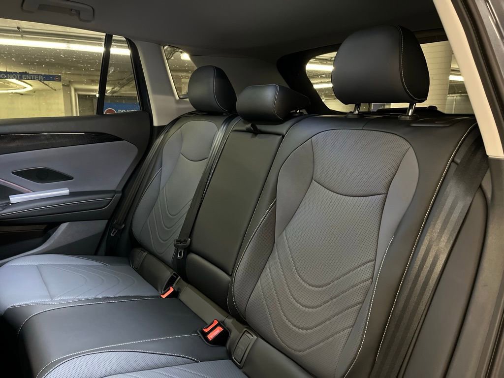 New 2025 Volkswagen Tiguan SE image 22