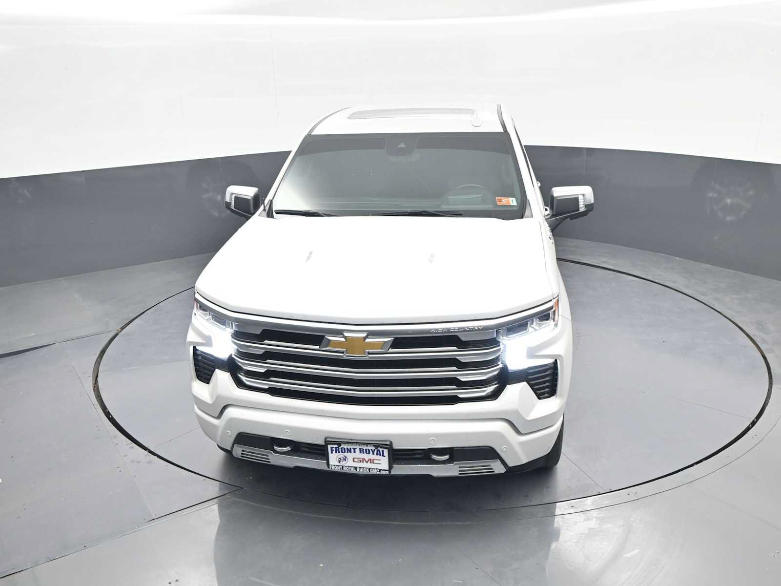 Used 2024 Chevrolet Silverado 1500 High Country w/ High Country Premium Package AWD/4WD image 32