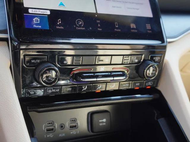 Certified 2023 Jeep Grand Cherokee Limited AWD/4WD image 24