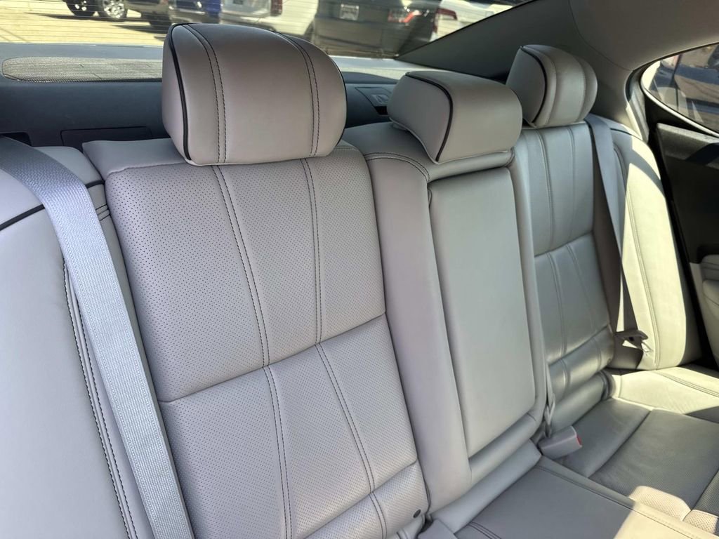 Used 2018 Acura TLX V6 w/ Technology Package FWD image 9