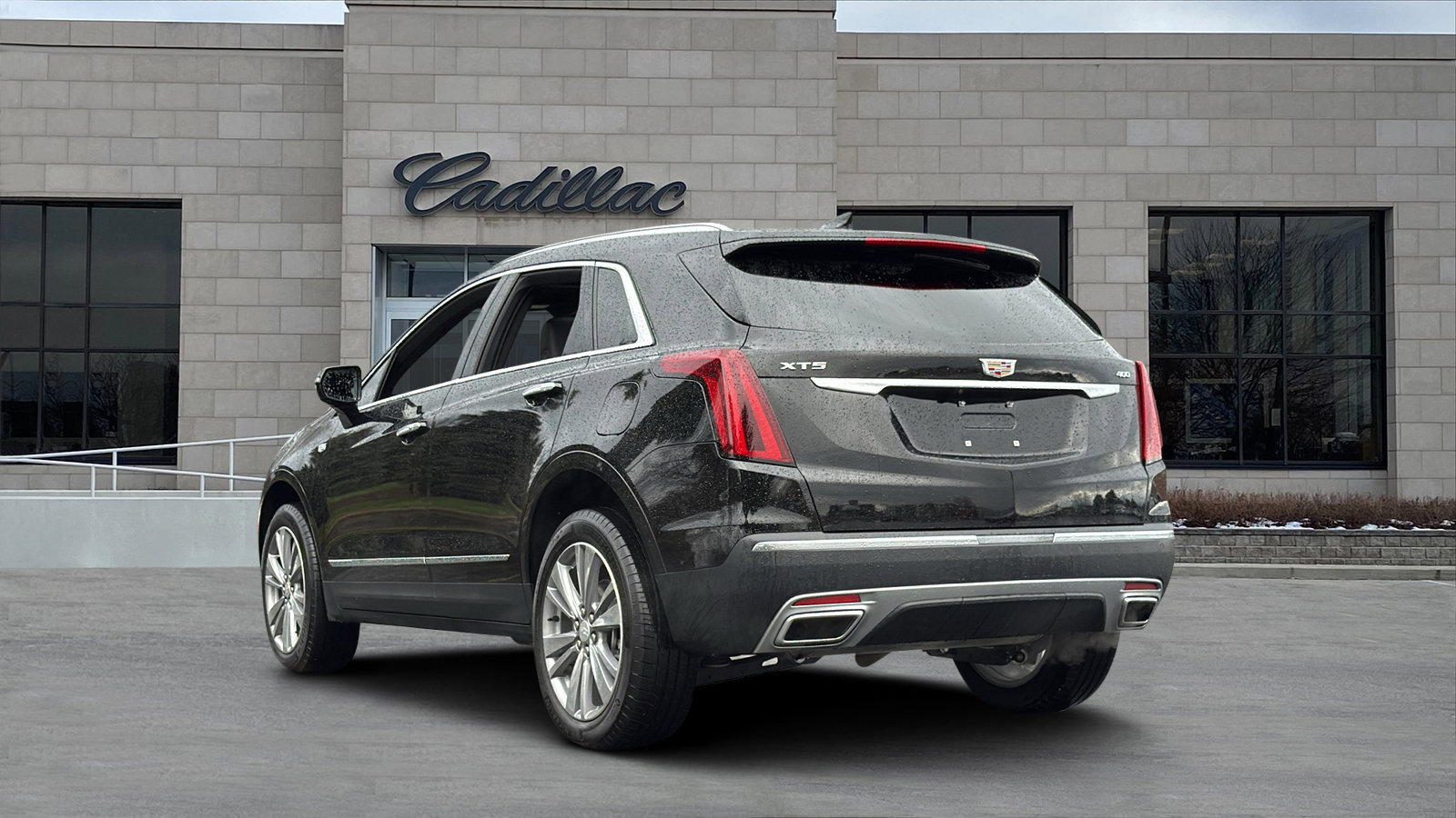 Used 2025 Cadillac XT5 Premium Luxury image 4