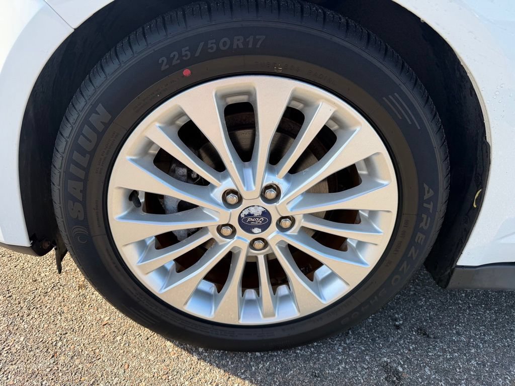 Used 2017 Ford C-MAX SE FWD image 11