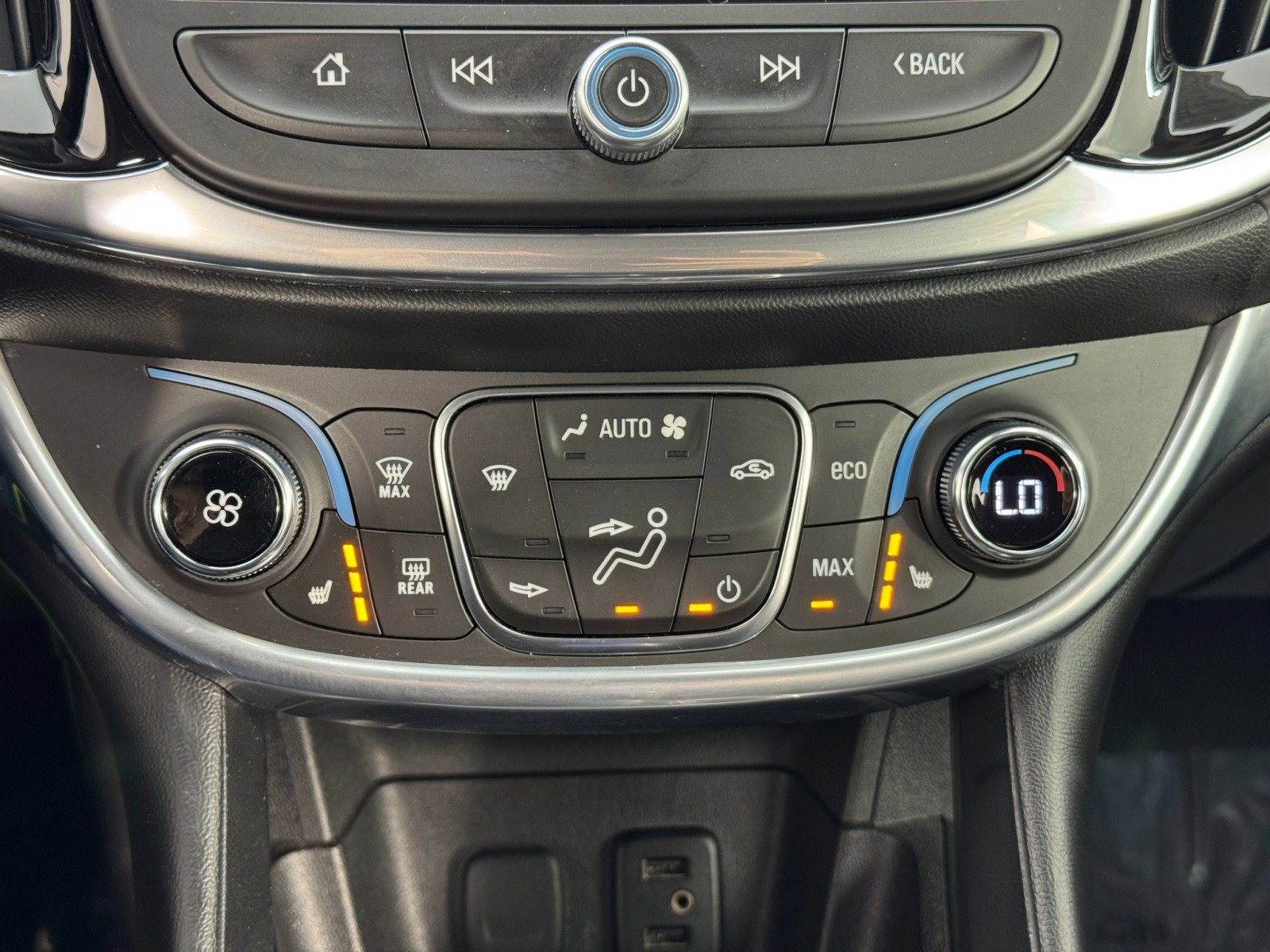 Used 2017 Chevrolet Volt Premier w/ Driver Confidence II Package image 27