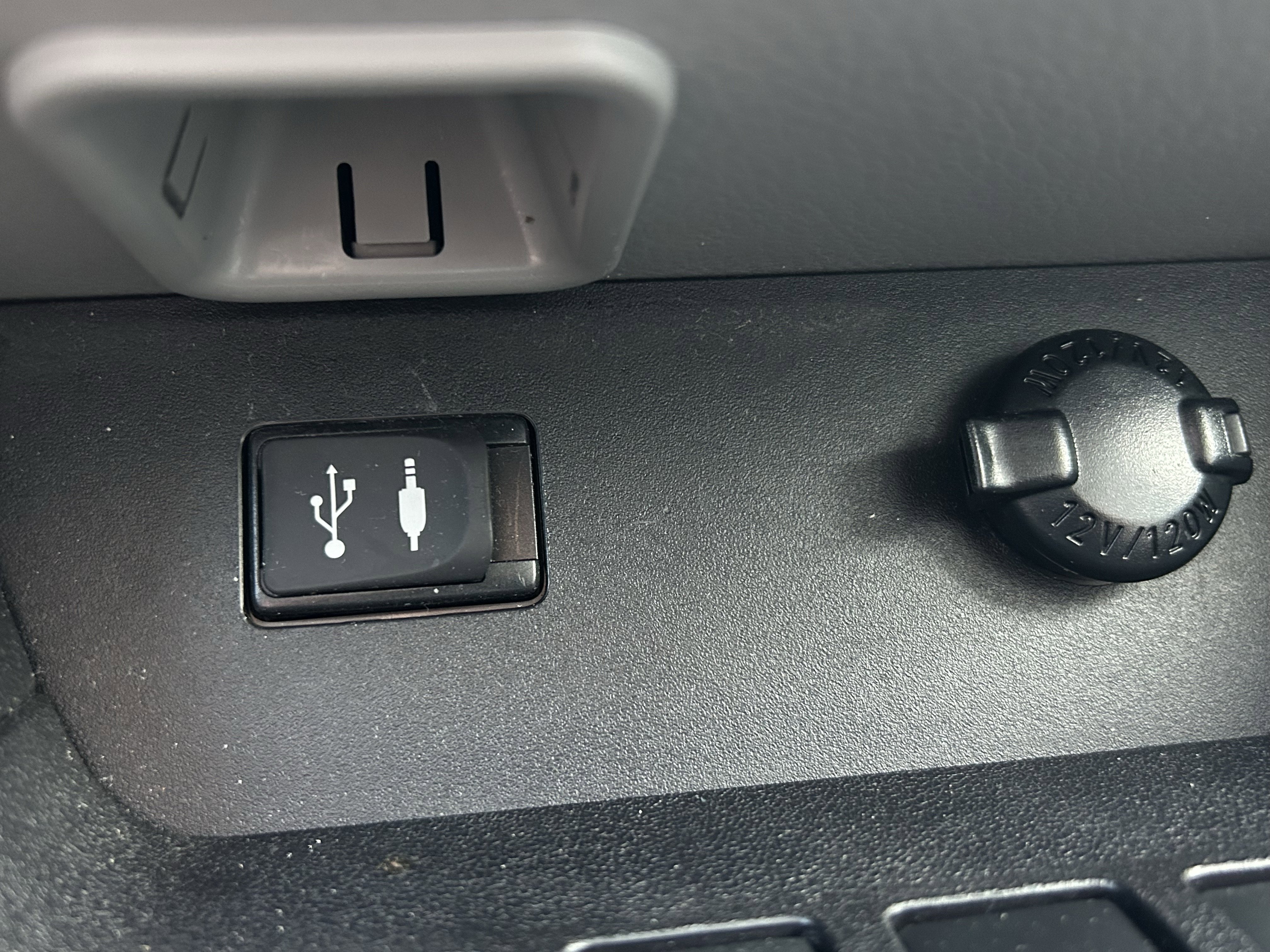 Used 2015 Toyota Highlander Limited image 31