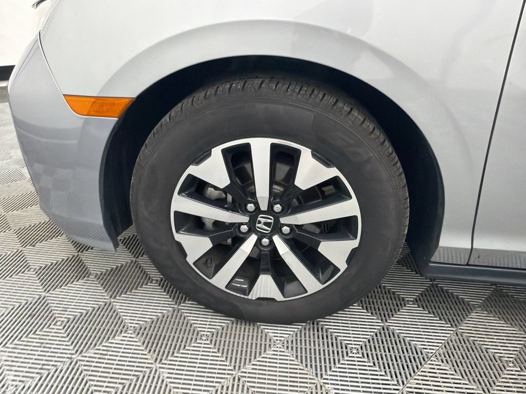 Used 2025 Honda Odyssey EX-L image 13
