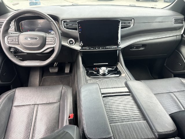 Used 2024 Jeep Wagoneer Series II w/ Flexible Seating Group AWD/4WD image 18
